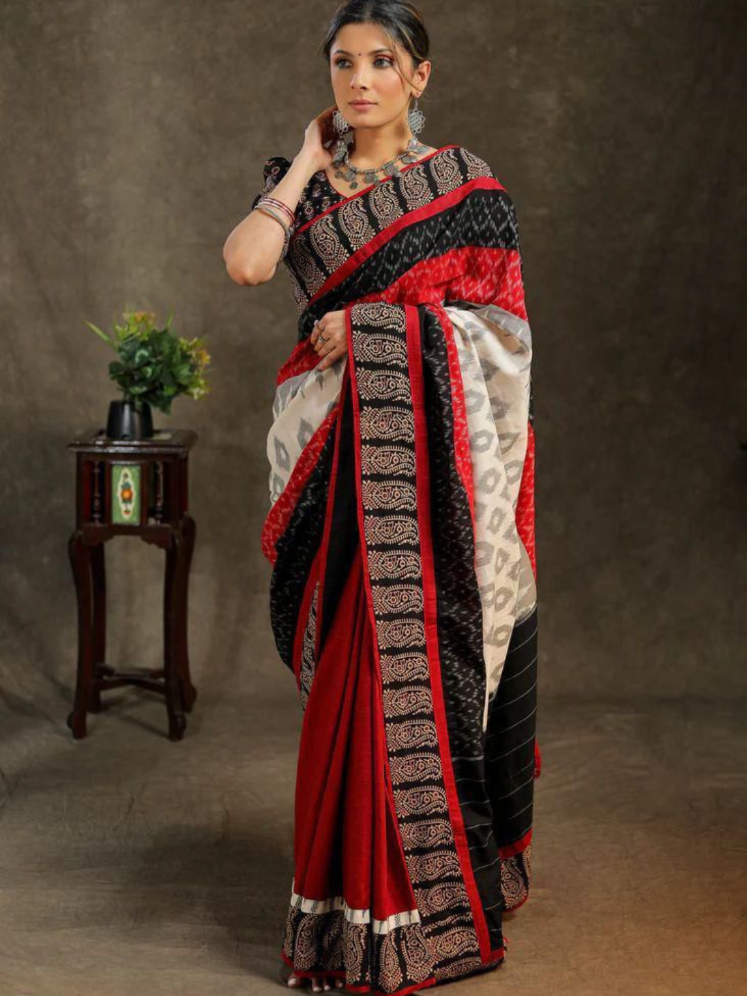 Soft Muslin Cotton Saree with Artistic Digital Design Appeal
