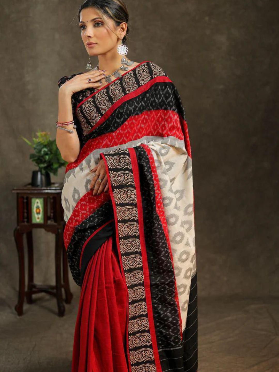 Soft Muslin Cotton Saree with Artistic Digital Design Appeal