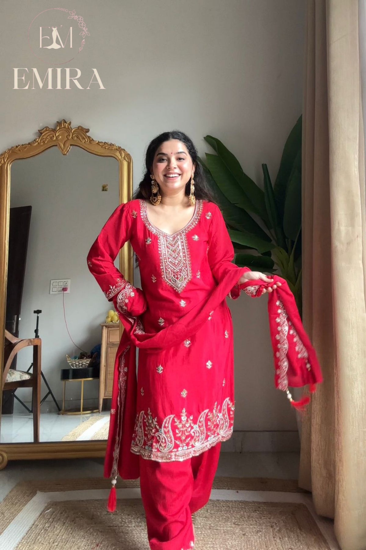 Emira Embroidery suit
