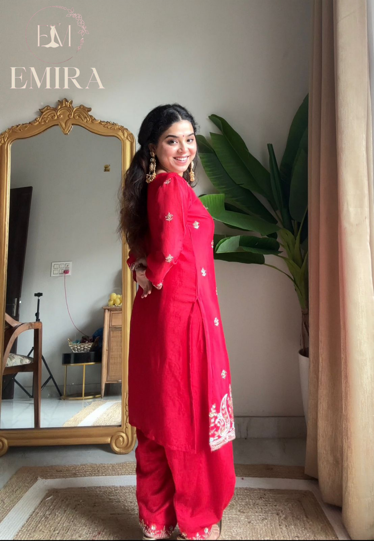 Emira Embroidery suit