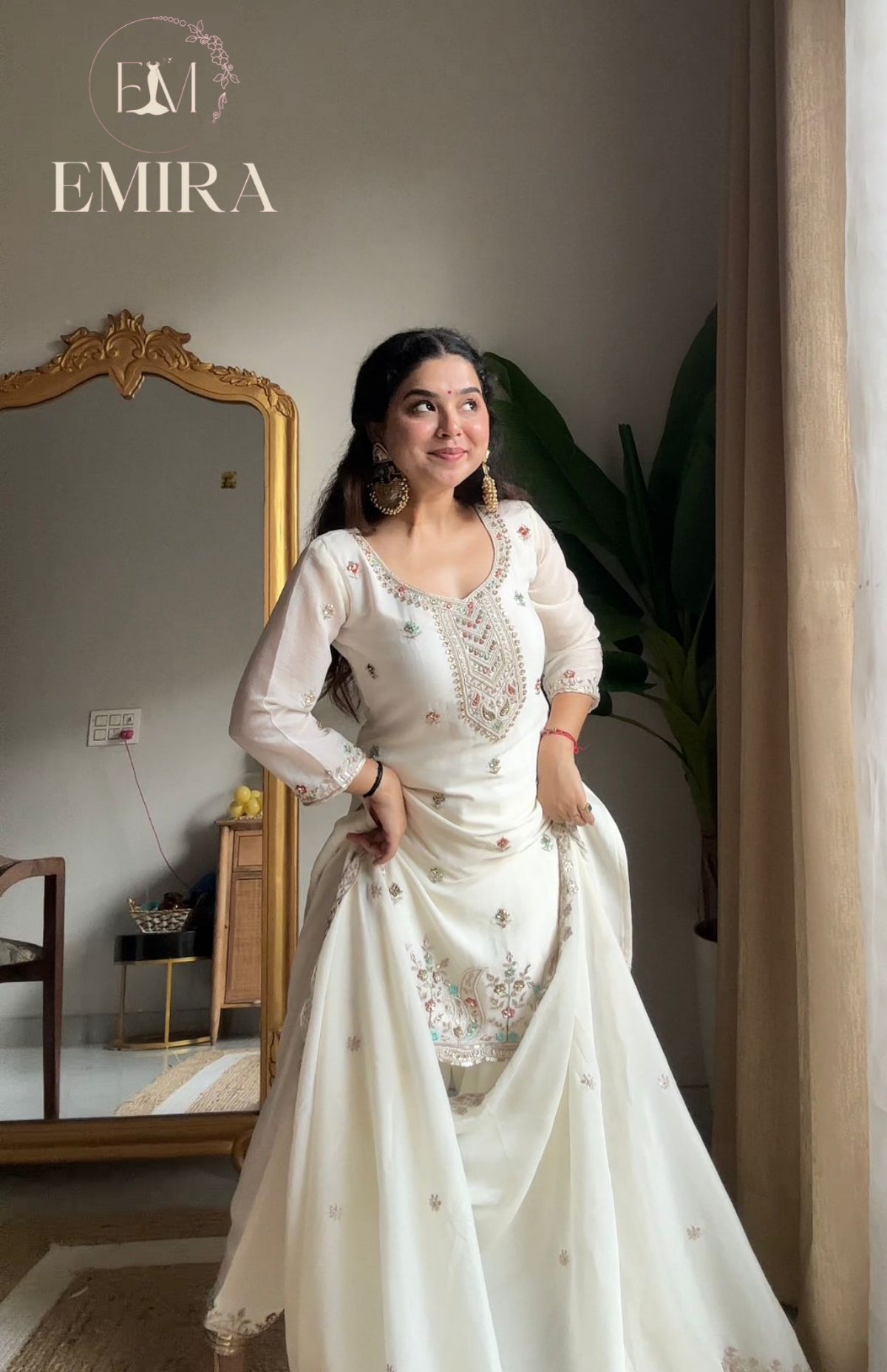 Emira Embroidery suit