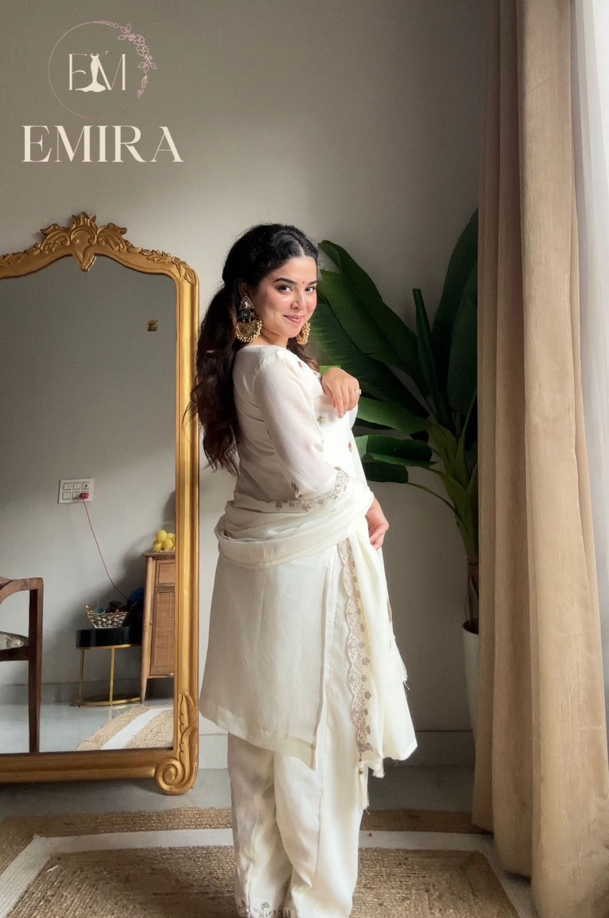 Emira Embroidery suit