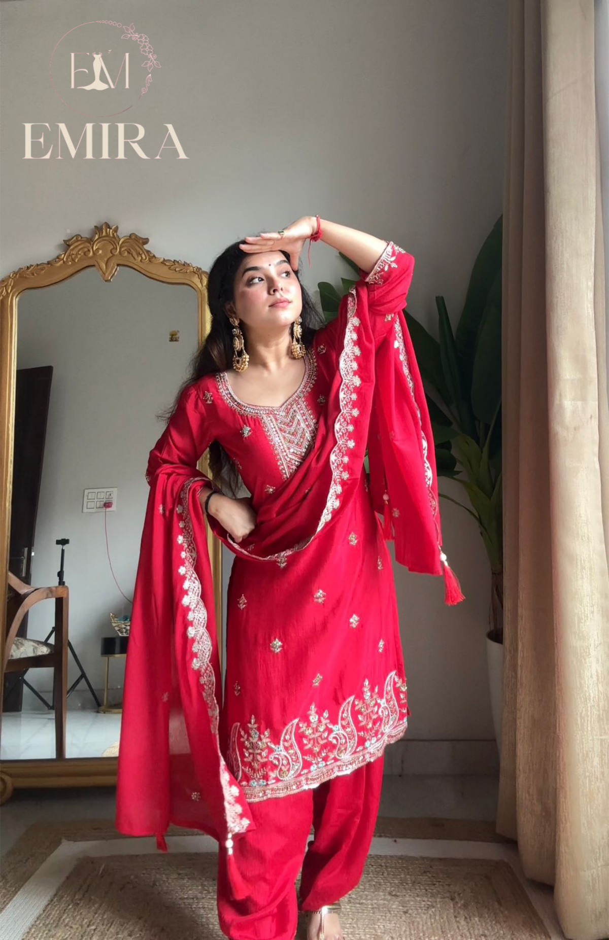 Emira Embroidery suit
