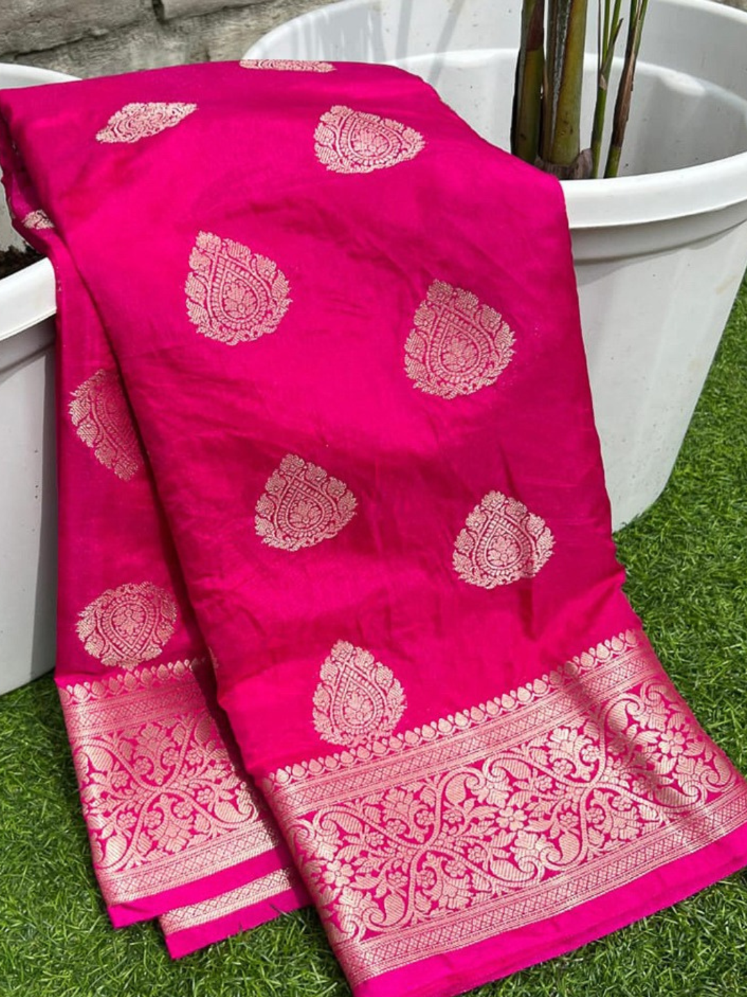 Royal Charm Banarasi Silk Saree with Intricate Zari Buta