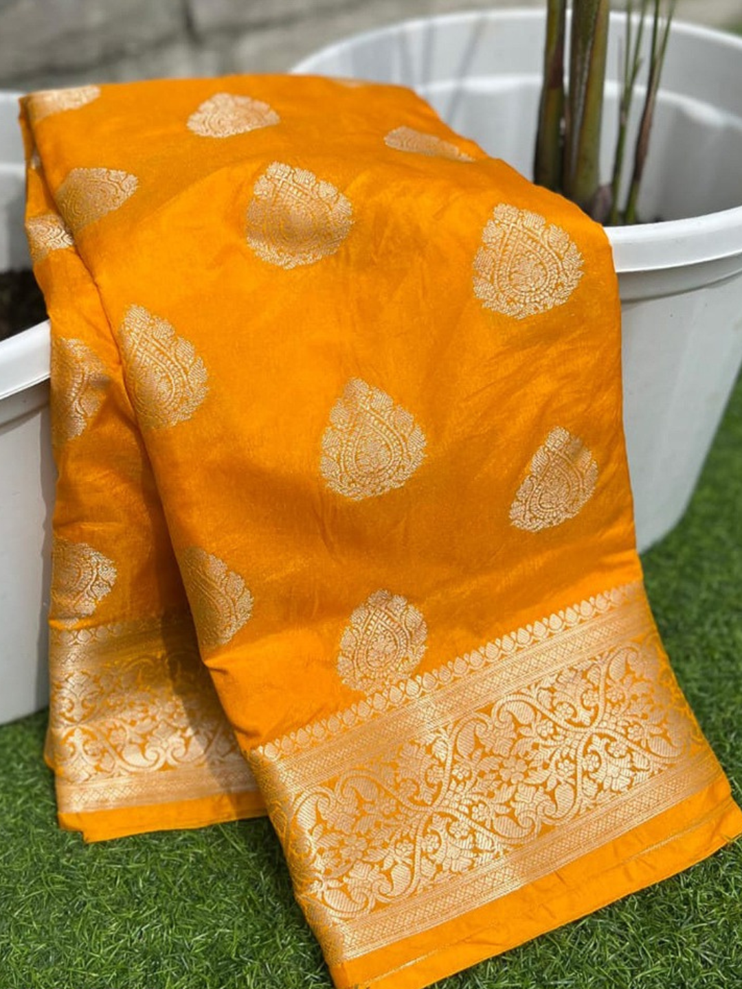 Royal Charm Banarasi Silk Saree with Intricate Zari Buta