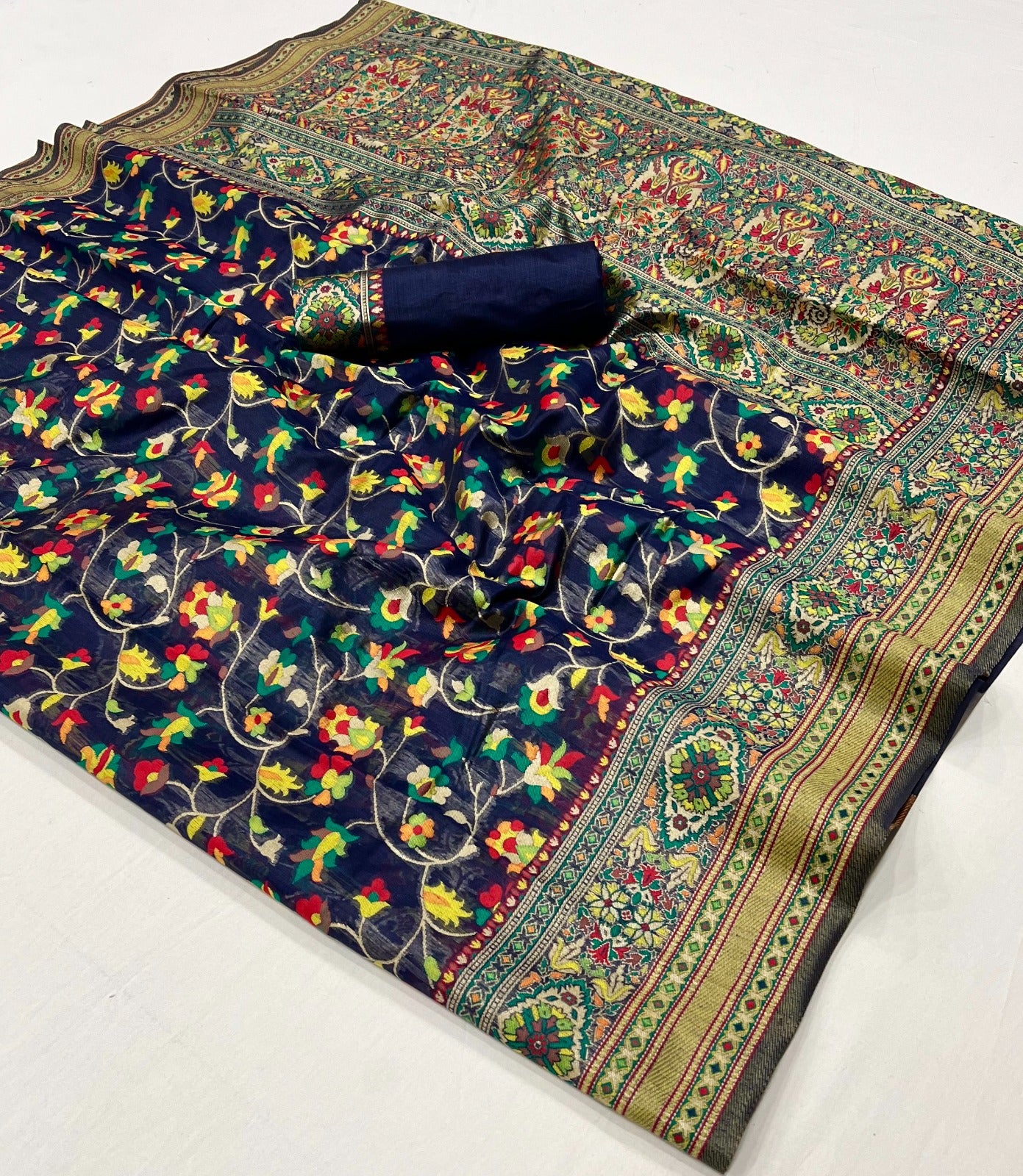 Premium Soft Pashmina Saree with Exquisite Border Detailing